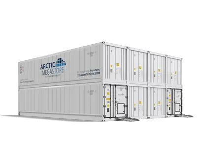 Contenitori modulari di stoccaggio a freddo Arctic MegaStore mostrati in configurazione impilata con accesso tramite rampa.
